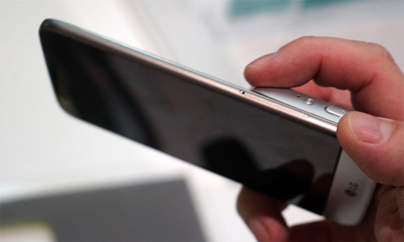 Illustration for article titled Two New Accessories Give LG's Modular Smartphone Super Powers